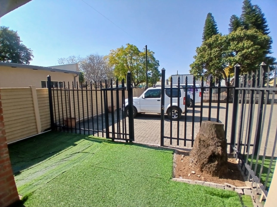 To Let Commercial Property for Rent in Rustenburg Central North West